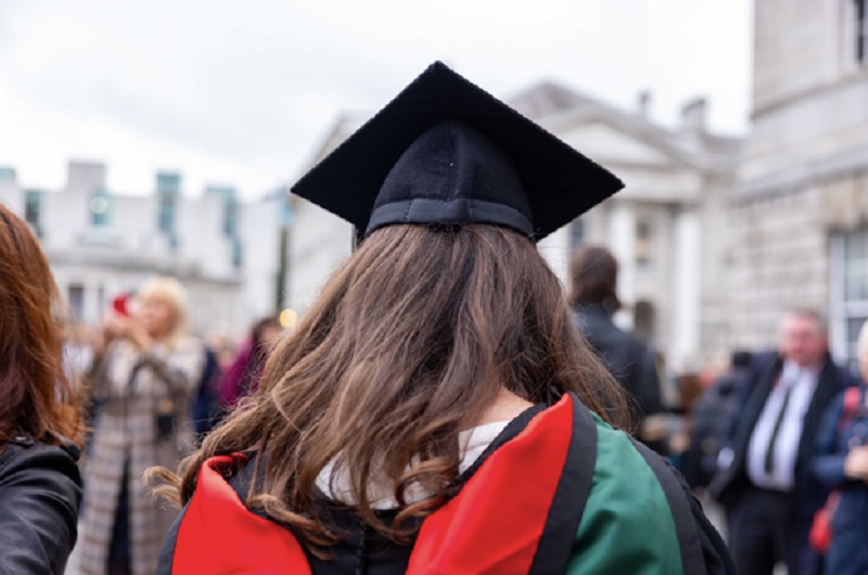 Celebrate in Style—Discover the Most Elegant and Memorable Graduation Outfits for Ladies